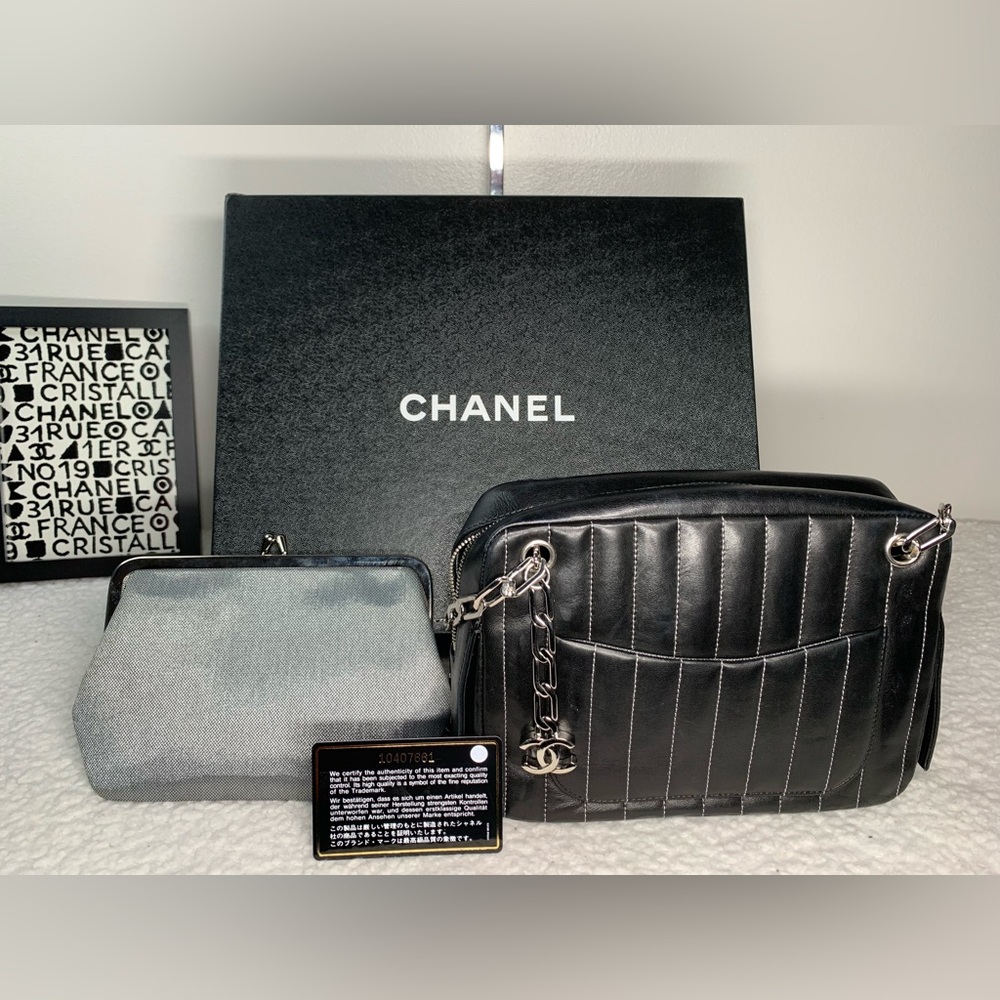 SOLD! !EUC Vintage Chanel Rare Vertical Quilt Camera Bag